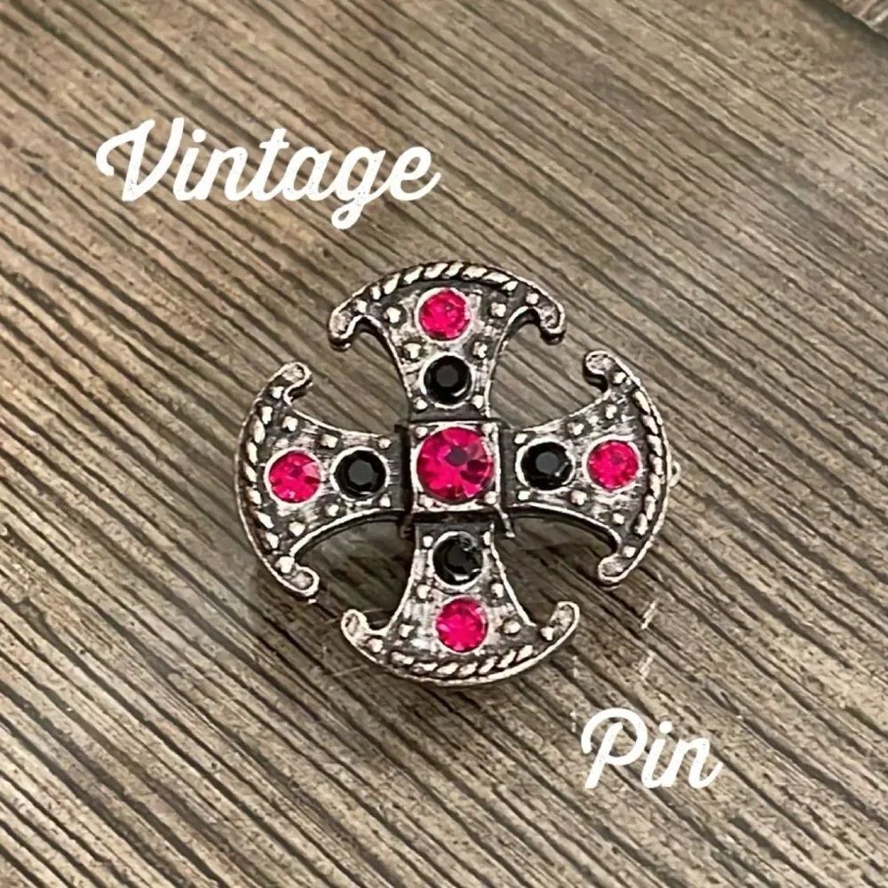 Vintage Style Celtic Maltese Cross with Red & Black Rhinestones